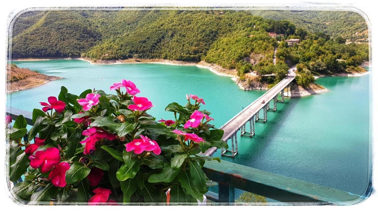 La Terrazza Sul Lago Turano كاستل دي تورا المظهر الخارجي الصورة