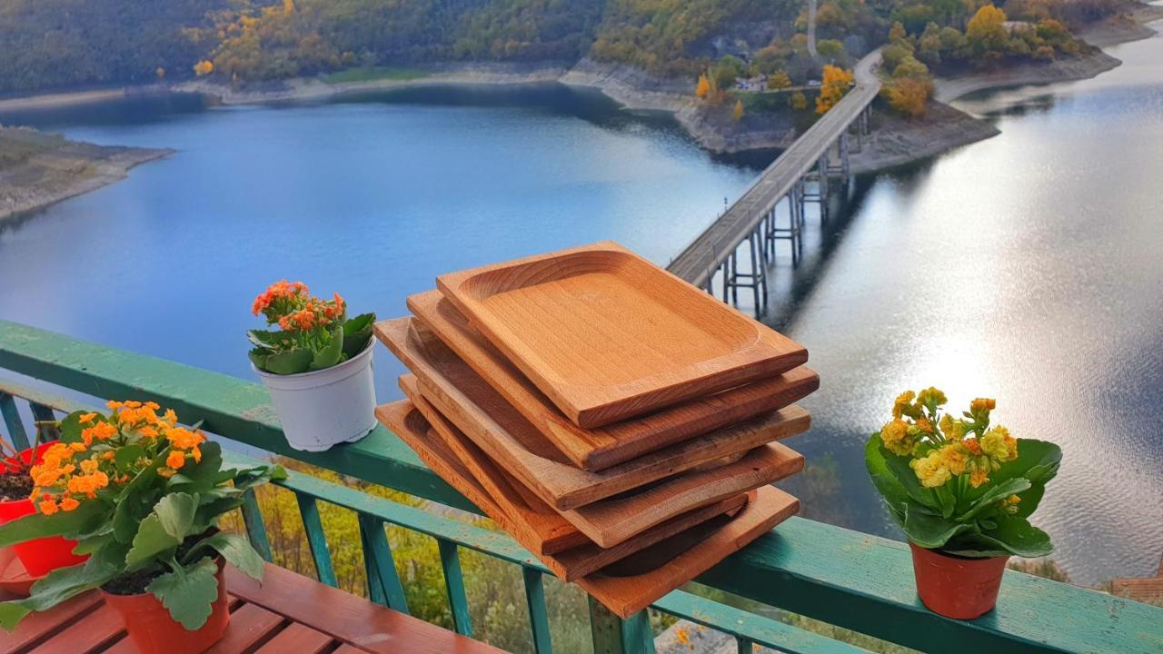 La Terrazza Sul Lago Turano كاستل دي تورا المظهر الخارجي الصورة