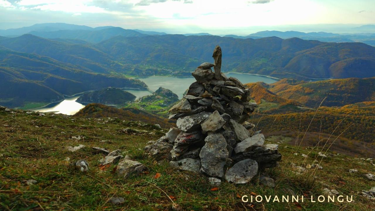 La Terrazza Sul Lago Turano كاستل دي تورا المظهر الخارجي الصورة
