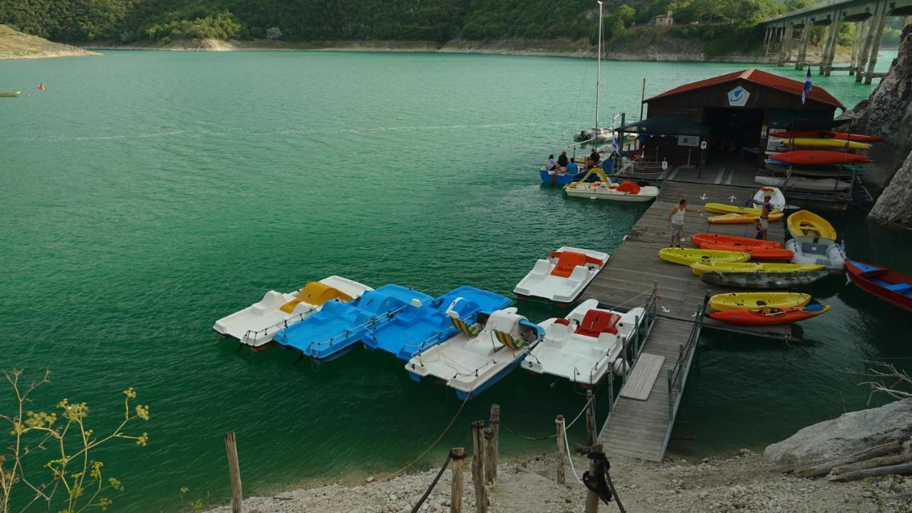 La Terrazza Sul Lago Turano كاستل دي تورا المظهر الخارجي الصورة