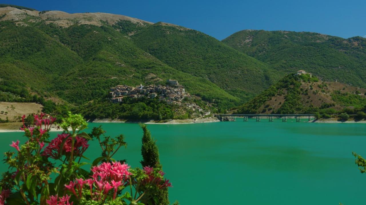 La Terrazza Sul Lago Turano كاستل دي تورا المظهر الخارجي الصورة