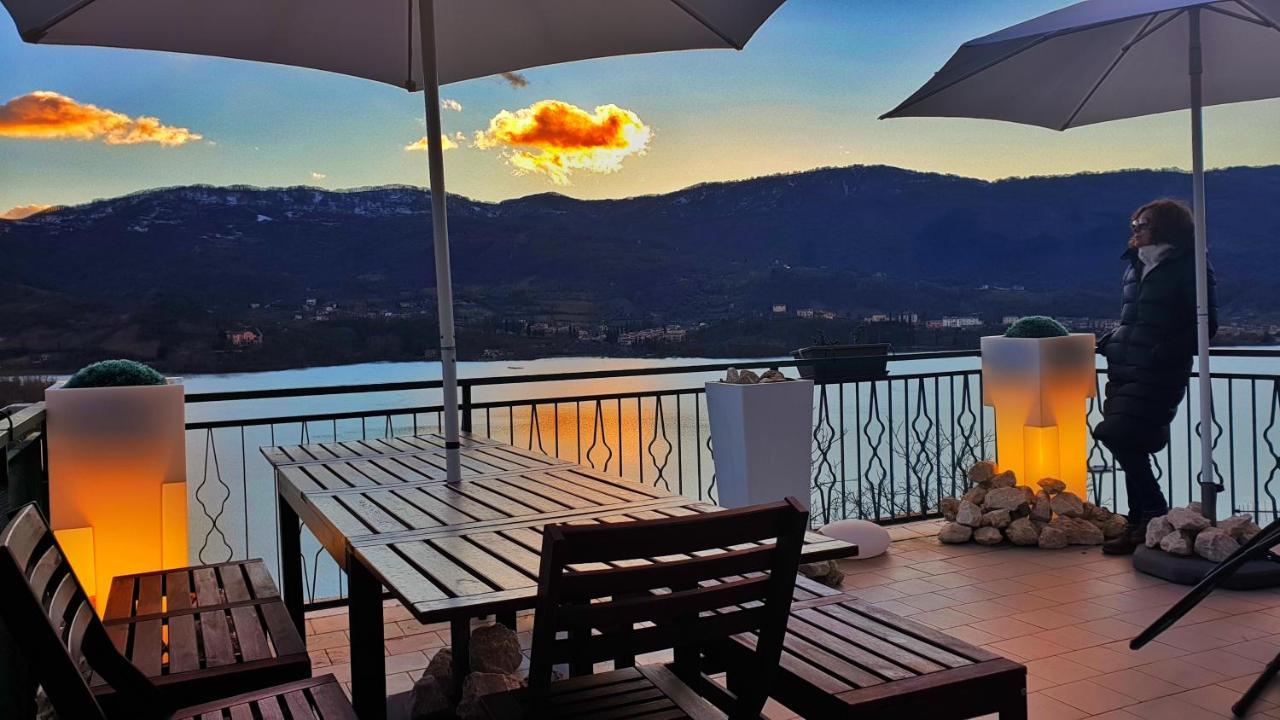 La Terrazza Sul Lago Turano كاستل دي تورا المظهر الخارجي الصورة