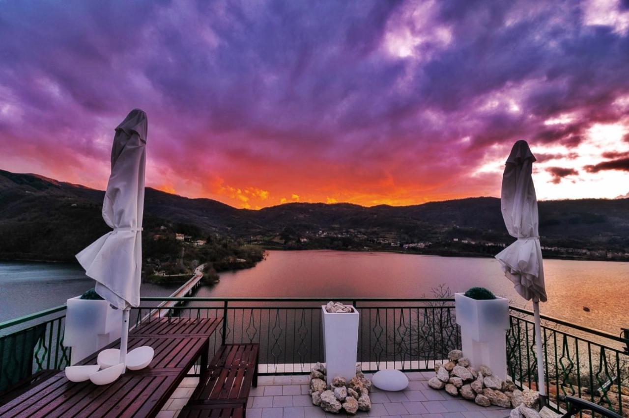 La Terrazza Sul Lago Turano كاستل دي تورا المظهر الخارجي الصورة