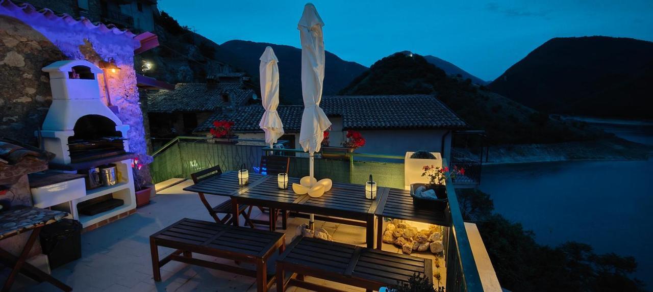 La Terrazza Sul Lago Turano كاستل دي تورا المظهر الخارجي الصورة